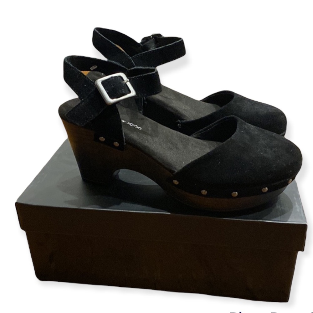 NWT House of Harlow Black Suede Clogs Cherub studded detail